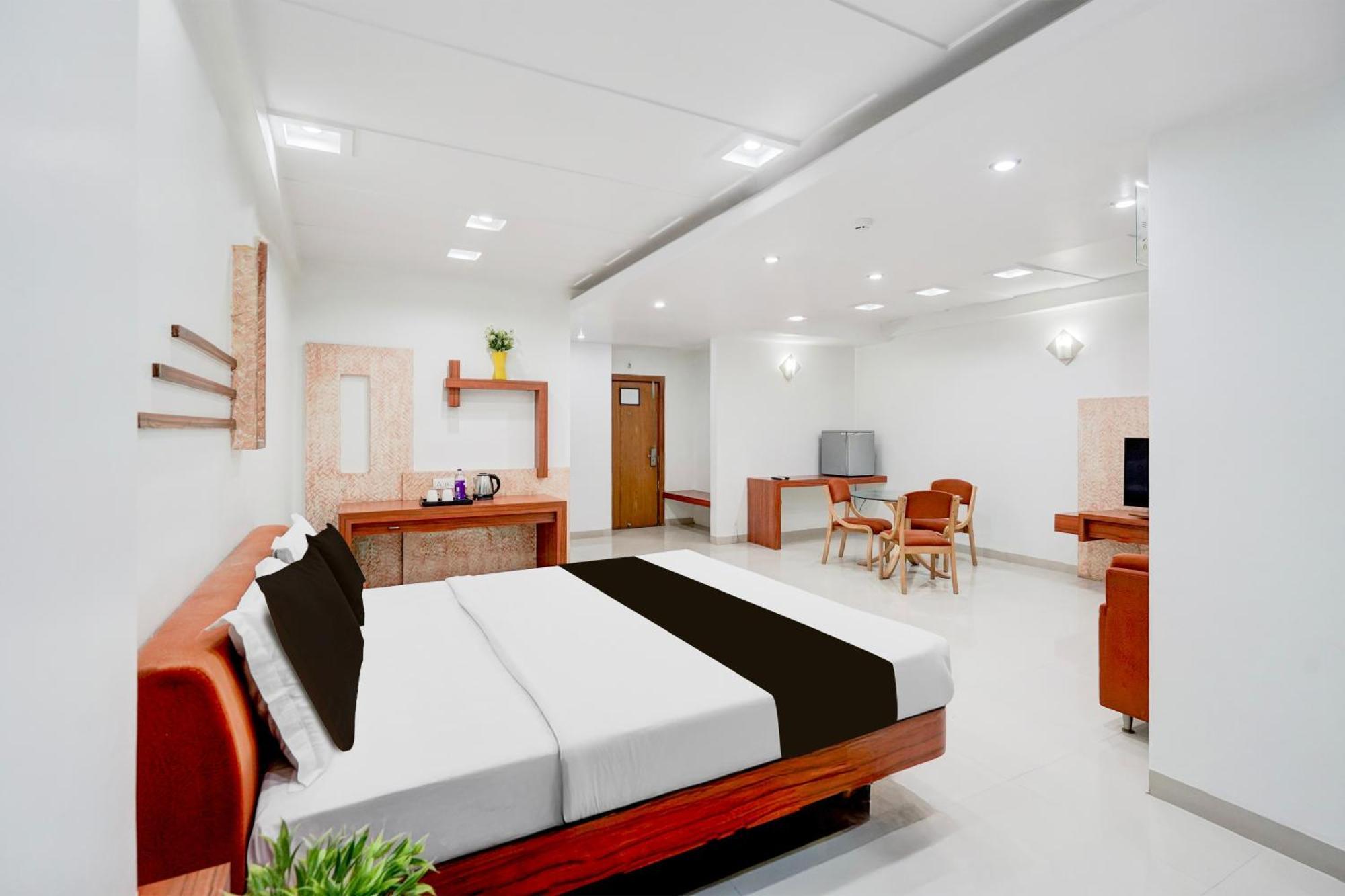 Super Townhouse Mg Road Porbandar Formerly Hotel Harmony Kültér fotó